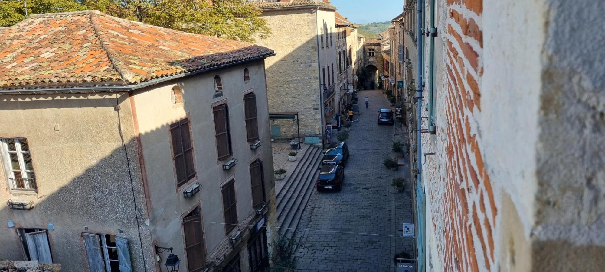 Le Gite D'Olympe Cordes Sur Ciel Luaran gambar